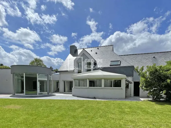 Maison 8 pièces 264 m²
