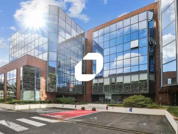 Local 2112 m²
