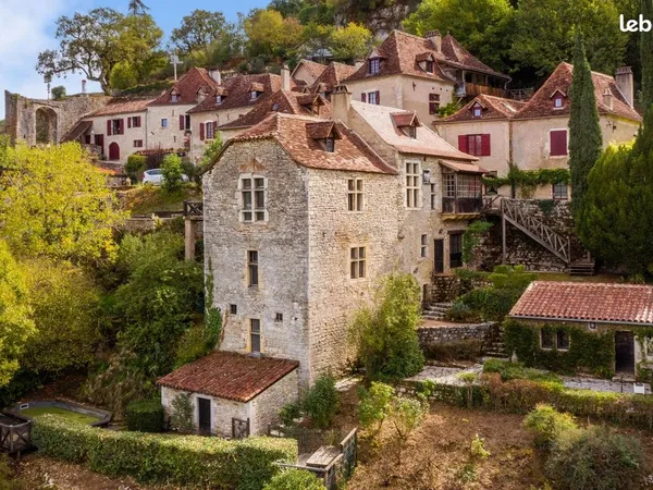 Propriété 9 pièces 251 m²