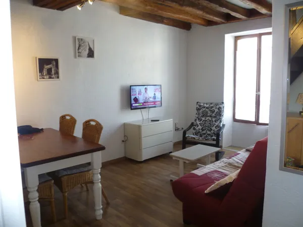 F2bis meublé 43m2, Pithiviers centre, calme