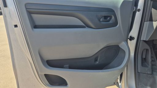 Peugeot Expert VU 2.0 HDi 145 EAT8 - Premium Standard – 2023 – 98000 km – Diesel – Boîte Automatique — photo 36