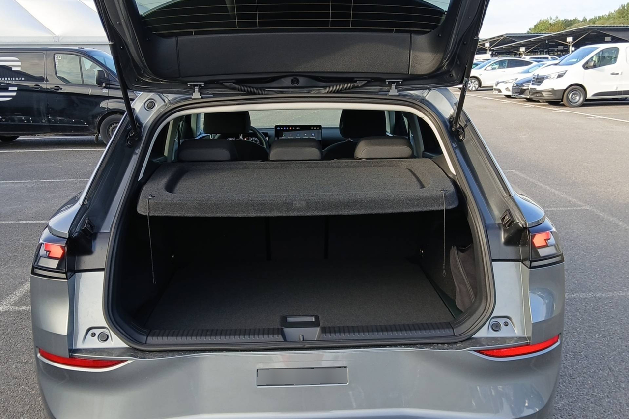 Volkswagen T-Roc — photo 15