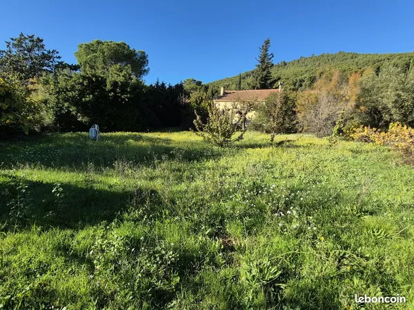 Terrain 689 m² Puget-Ville