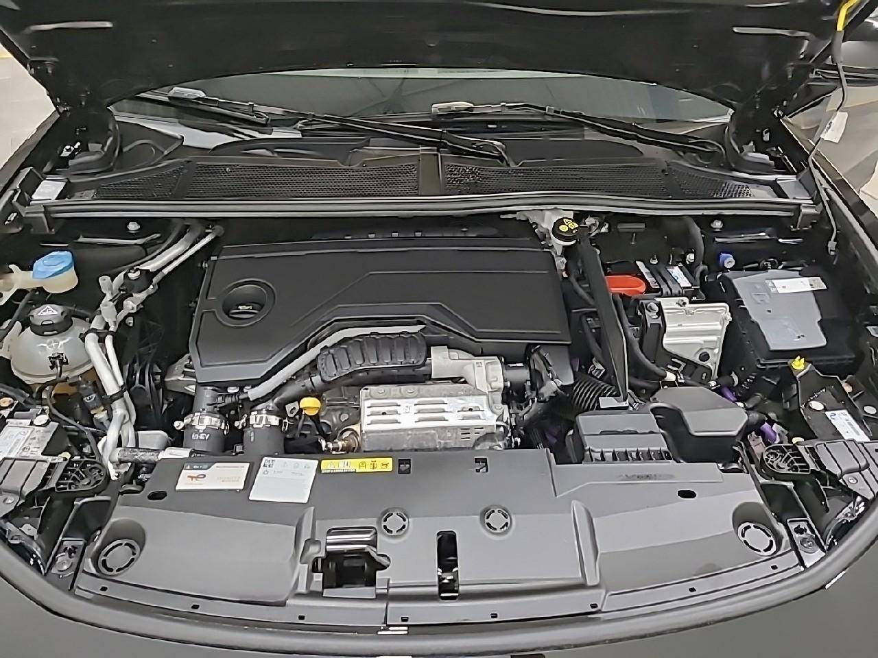 Peugeot 408 hybrid 136 e-dcs6 gt — photo 15