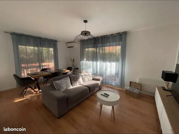 Grasse - 3 pièces rénové avec terrasse de 48 m² + piscine