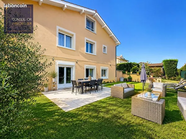 Maison 8 pièces 192 m²