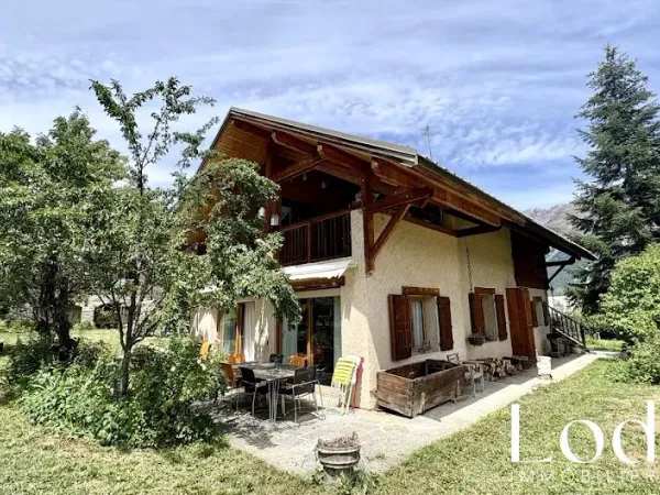 Maison 8 pièces 140 m²