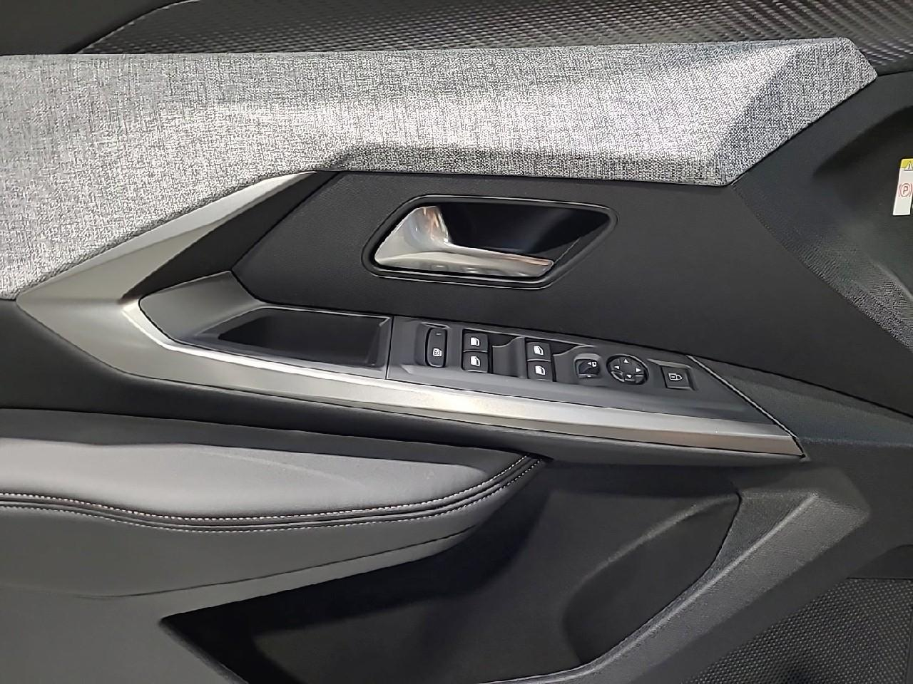 Peugeot 5008 hybrid 145 ch e-dcs6 allure — photo 29