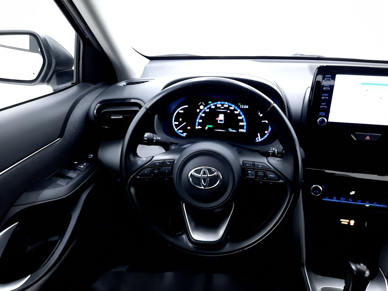 Toyota Yaris Cross — photo 11