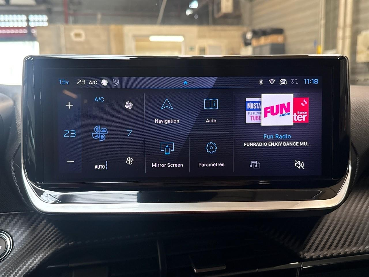 Peugeot 2008 1.2 puretech 130ch s&s allure eat8 — photo 16