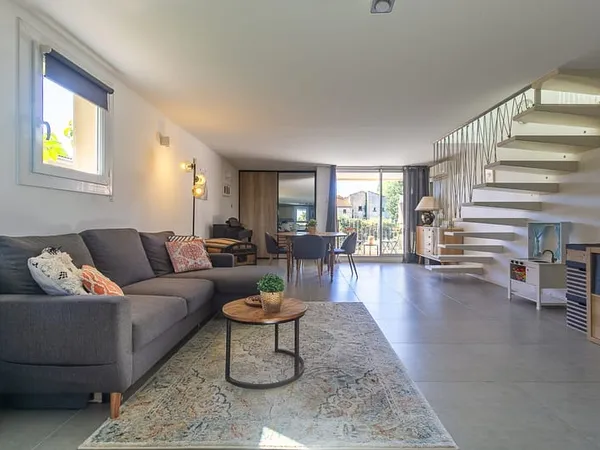 Dernier étage T3 100m2 avec terrasse parking privatif et cav
