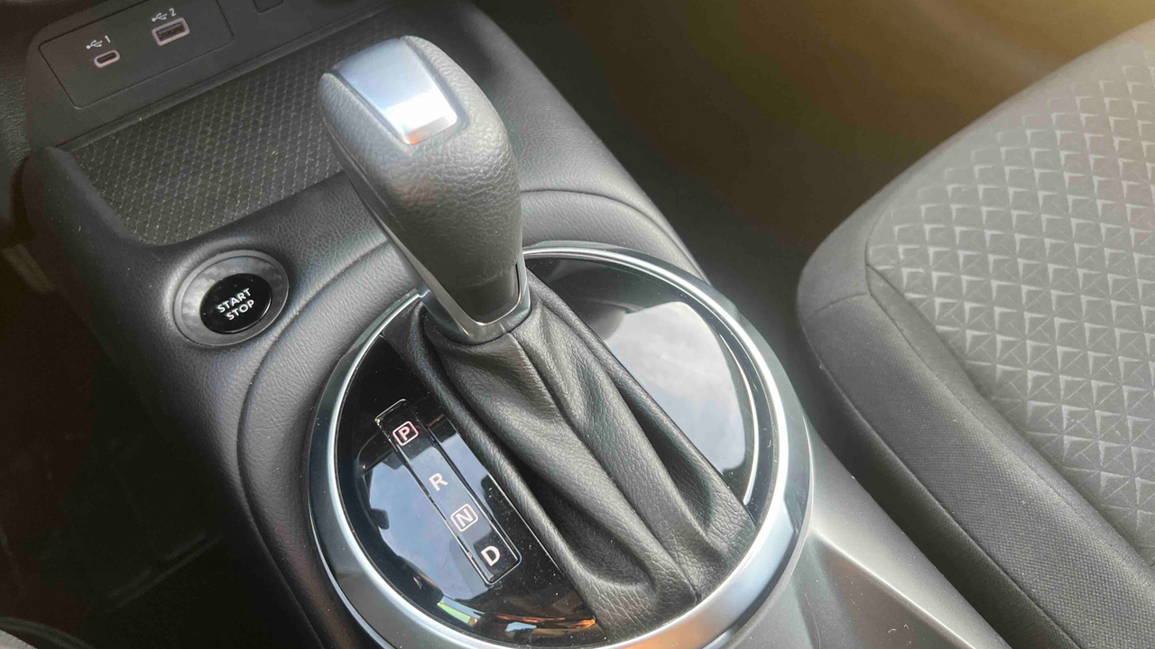Nissan Juke HYBRID 143 — photo 21