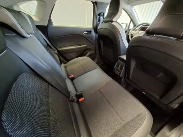 Renault Captur tce 155 edc fap — photo 29