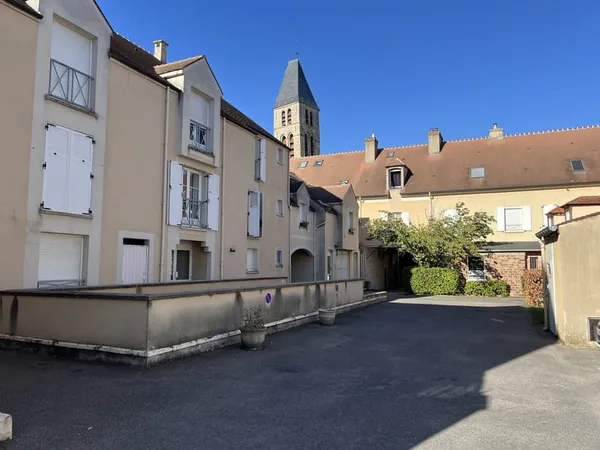 EN CENTRE VILLE 2 PIECES avec balcon et parking