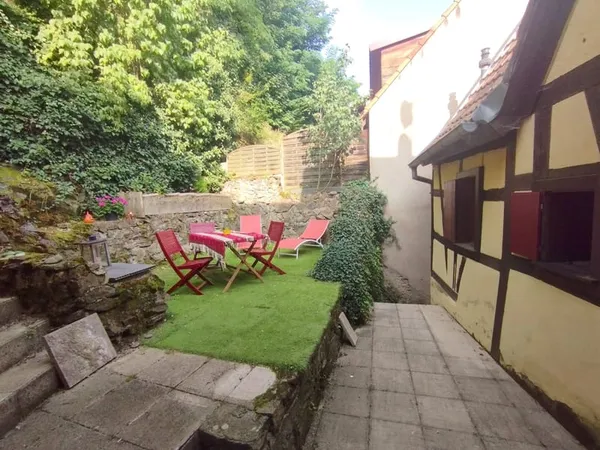ANDLAU F3/4 de charme avec terrasse, parking