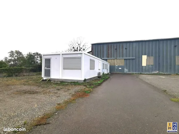 Bureaux, entrepôt 435 m² Saint-Germain-du-Puy