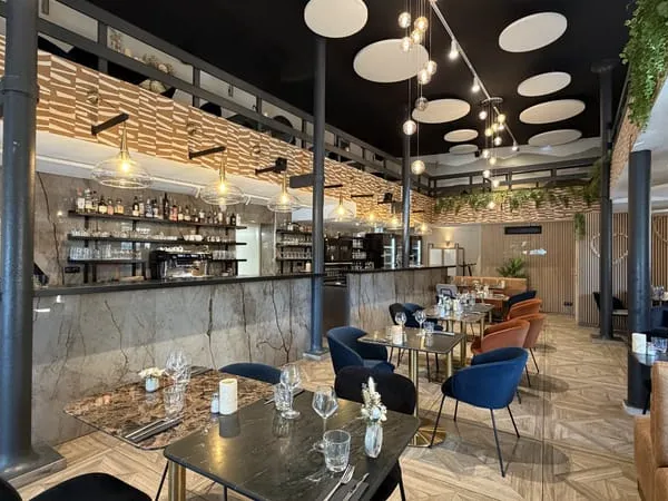 MANOSQUE INTRA MUROS - FONDS DE COMMERCE RESTAURANT, BRASSER