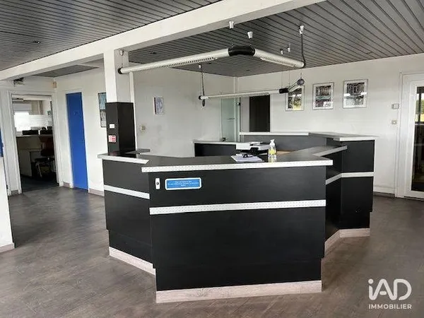 Local commercial 8200 m²