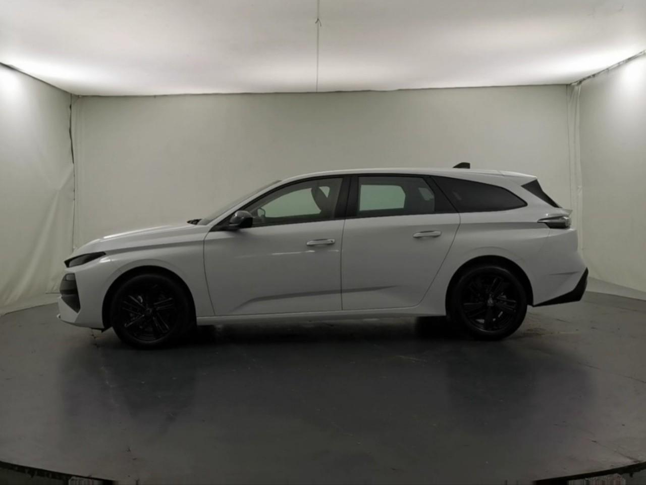 Peugeot 308 sw hybrid 145 e-dcs6 style — photo 2