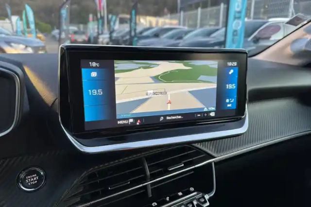 Peugeot 208 puretech 100 s&amp;s bvm6 — photo 32