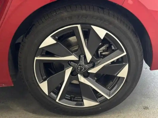 Peugeot 308 phev 180ch allure pack e-eat8 — photo 5