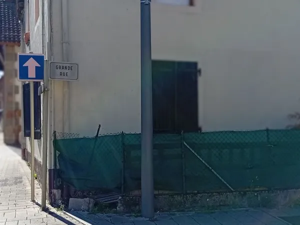 Loue un petit Studio de 28m² au rdz avec une terrasse