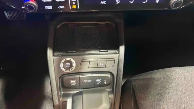 Kia Stonic 1.0 t-gdi 100 ch dct7 — photo 32