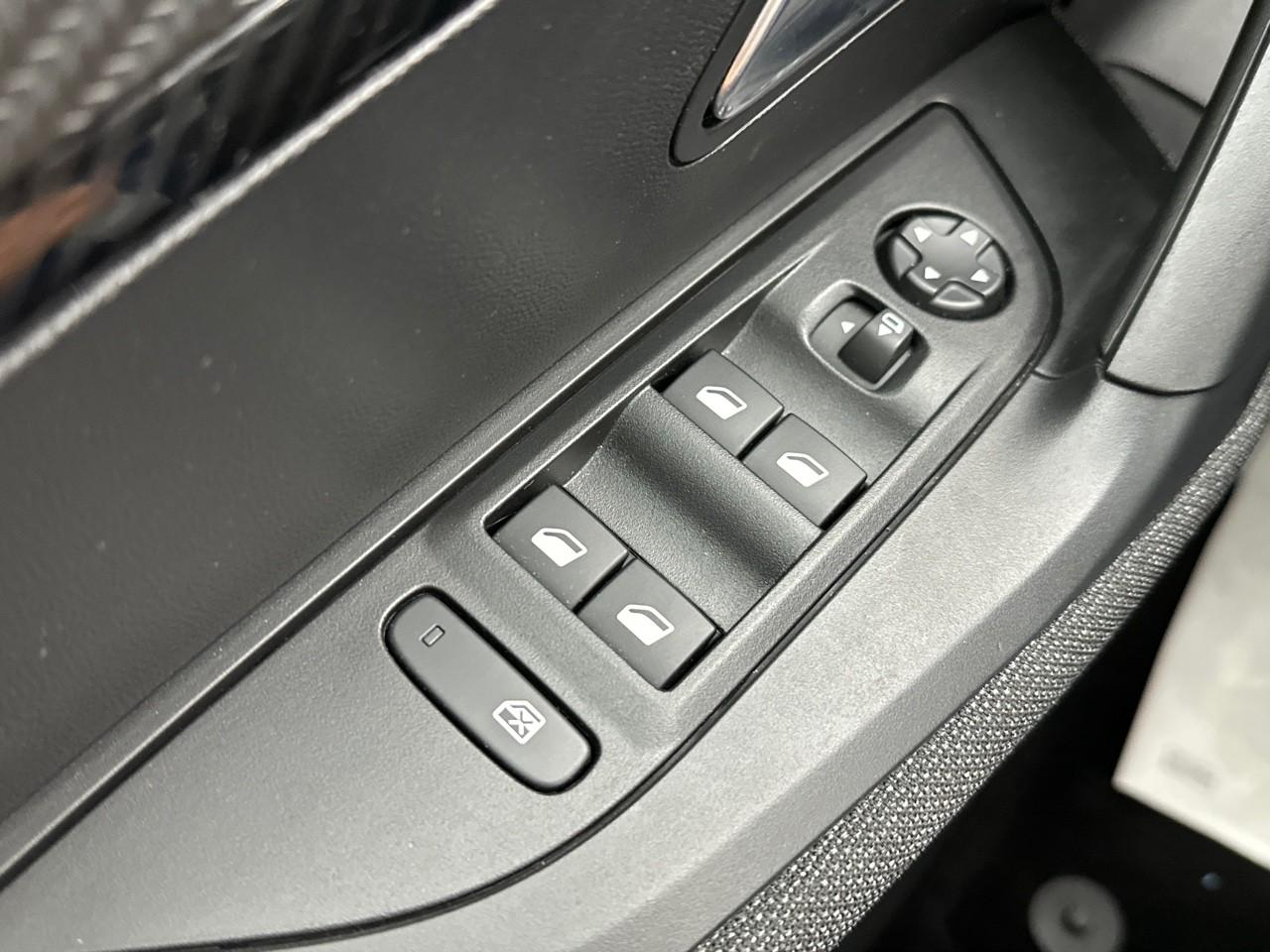 Peugeot 2008 hybrid 145 e-dcs6 style — photo 15