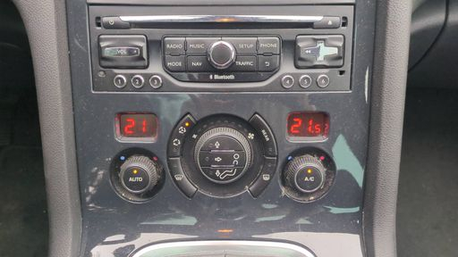 Peugeot 5008 1.6 BlueHDi 120 - Style – 2016 – 146542 km – Diesel – Boîte Manuelle — photo 6