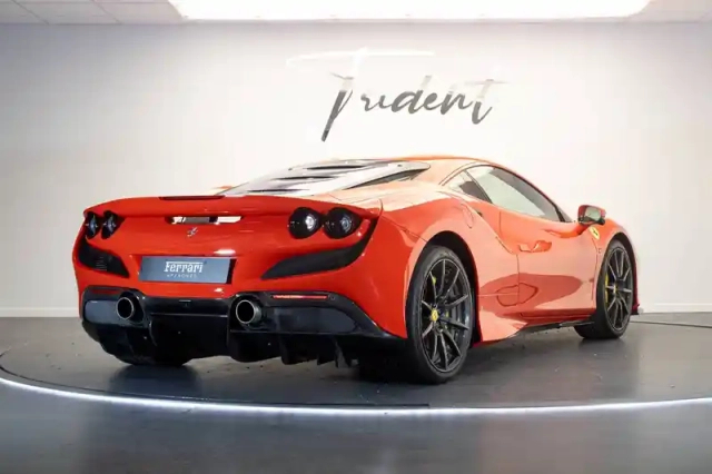 Ferrari F8 tributo 3.9  v8 biturbo 720ch — photo 32