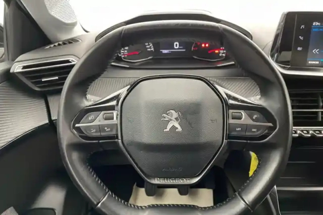 Peugeot 208 puretech 75 s&amp;s bvm5 — photo 11
