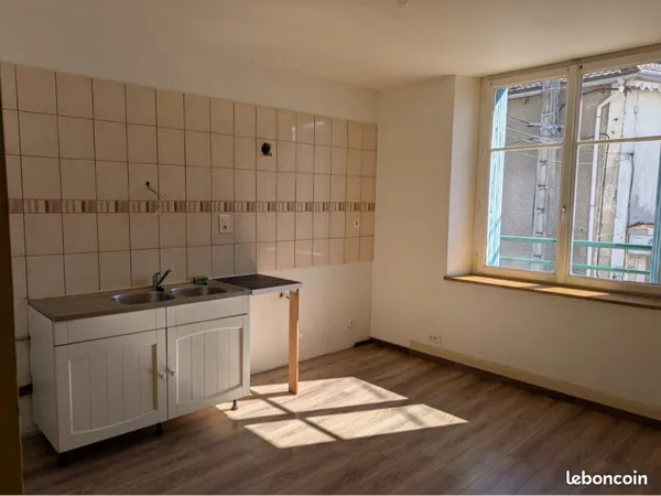 Appartement F3 lumineux de 68 m² - Dompaire Centre