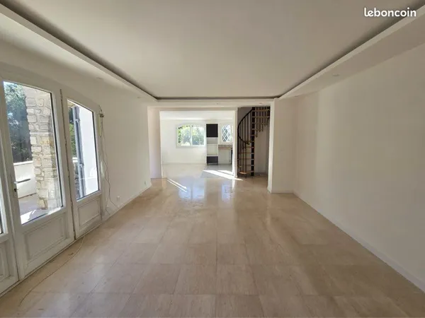 Duplex Grand T4 Terrasse Cave