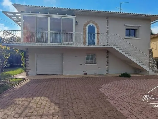 Maison de ville de 143 m² avec piscine, jardin arboré et grand garage  Angoulême