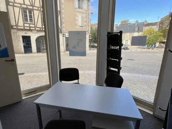 LOCAL COMMERCIAL - CENTRE VILLE DE POITIERS