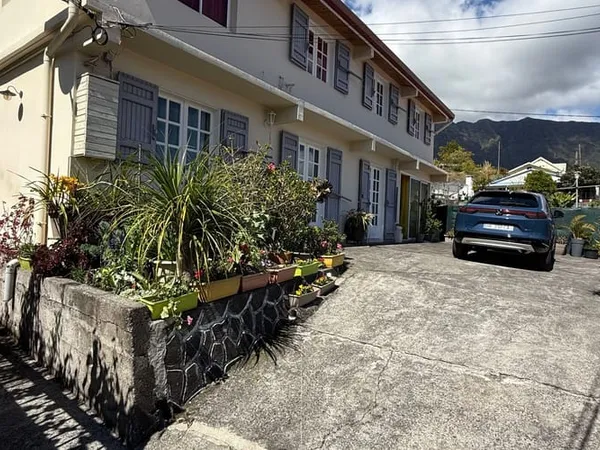 Maison 9 pièces 215 m²