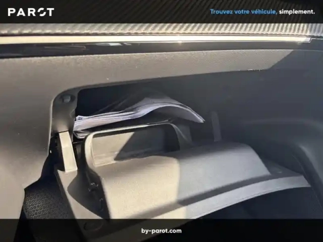 Peugeot 2008 1.2 puretech 100ch s&amp;s allure pack — photo 20
