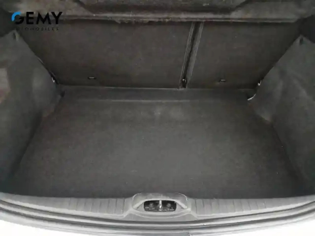 Peugeot 208 puretech 82ch s&amp;s bvm5 — photo 6