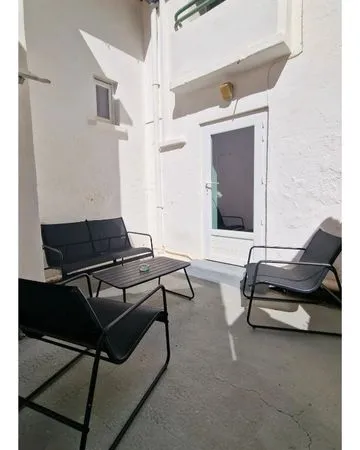 Petite maison de ville 35 m2 vendue meublée , proche théâtre antique
