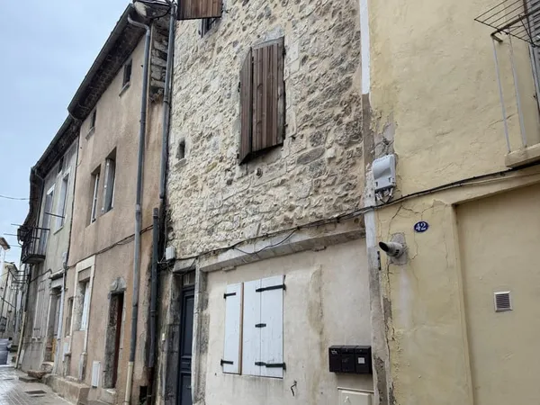 Immeuble comprenant 3 logements Le Teil