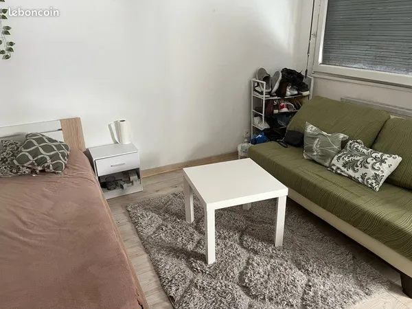 Studio au pied de la gare