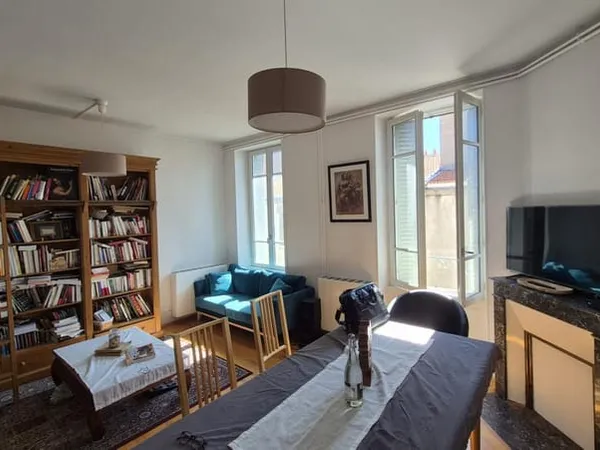 F3 situé dans quartier historique vers la place Gaillard - Quartier Saint Eutrope