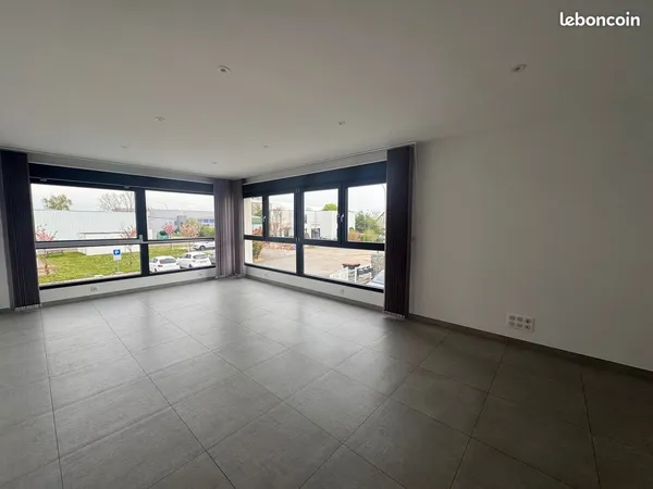 Local commercial 106 m² SIERENTZ