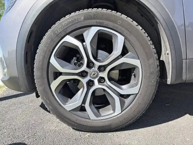 Renault Captur blue dci 115 edc — photo 13