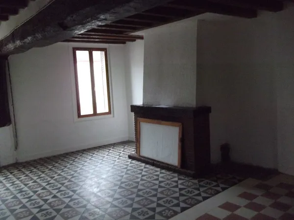 Maison F3 + jardin , atelier et cour à BREZOLLES 23Km Dreux
