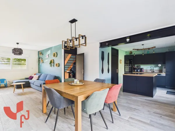 Maison 4 chambres, garage, parkings, jardin