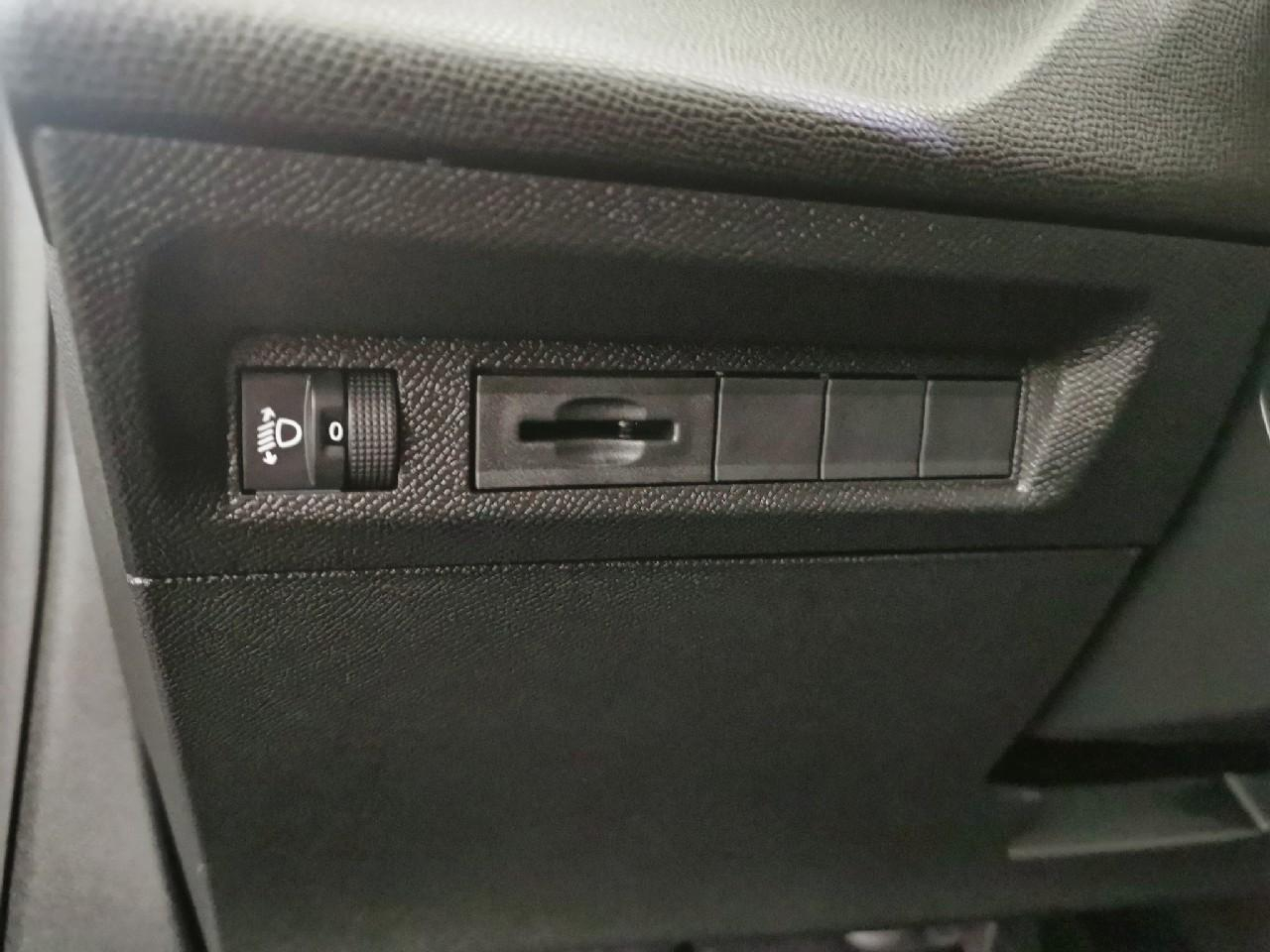 Peugeot 308 bluehdi 130ch s&s eat8 allure — photo 18