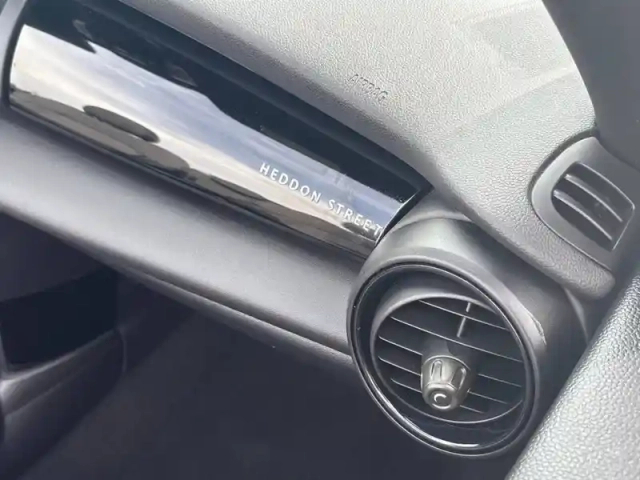 Mini Mini cabriolet cooper 136 ch bva7 — photo 11