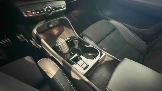 Volvo Xc40 t5 recharge 180+82 ch dct7 — photo 20