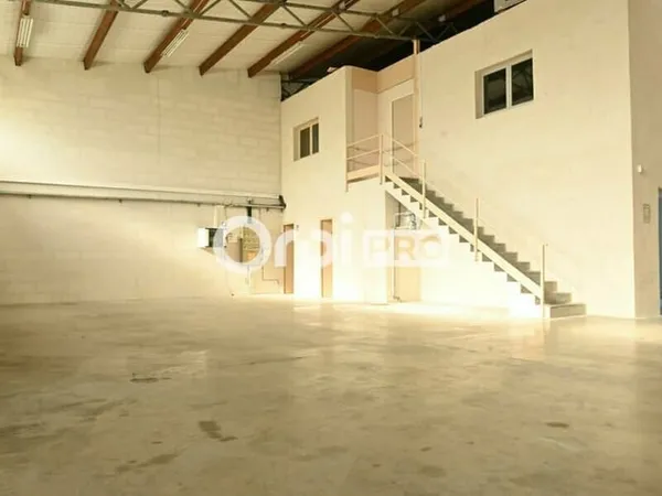 Local d'activité 475 m²